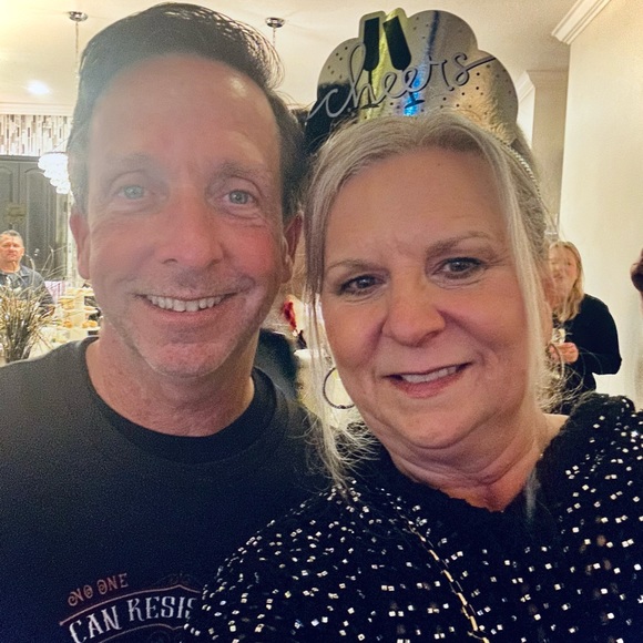 Meet your Posher, Hollie - Picture 2 of 4